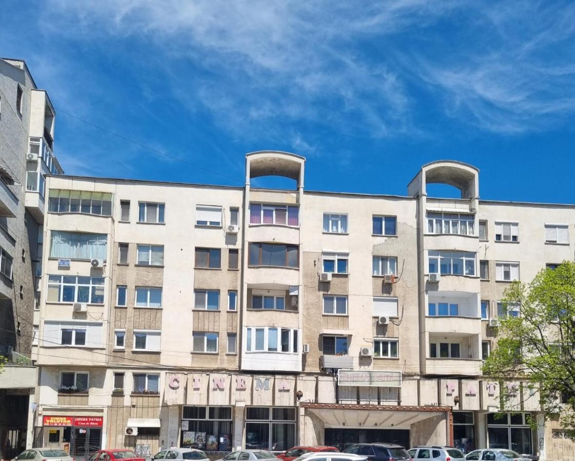 Апартаменты Garsoniera Craiova Centru Экстерьер фото