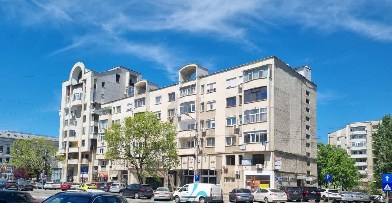 Апартаменты Garsoniera Craiova Centru Экстерьер фото